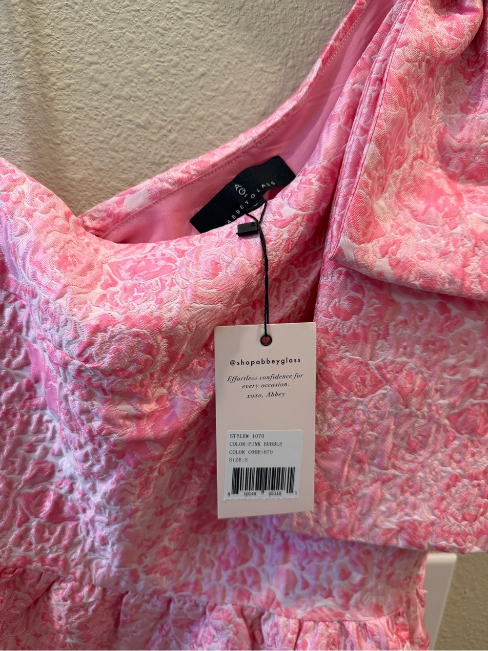 Caroline Gown Pink Bubble Jacquard
Abbey Glass - Picture 7 of 9